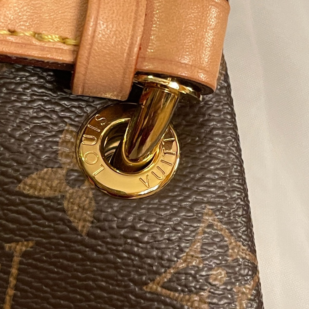 Louis Vuitton Brown Monogram Canvas Shoulder Bag with Natural Vachetta Trim - Picture 3 of 8